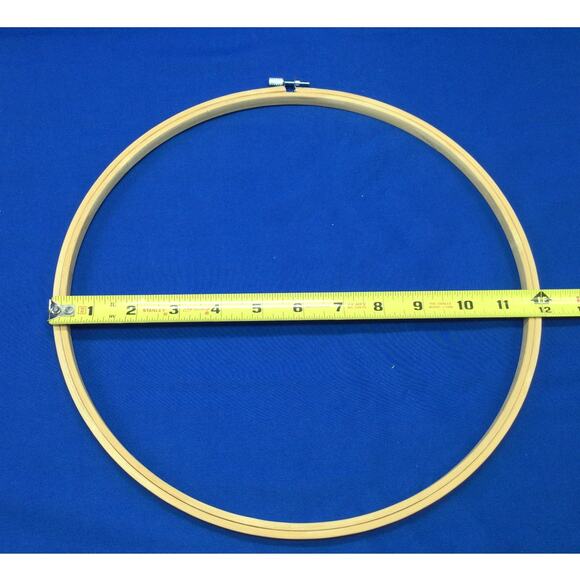 Wooden Embroidery Hoops Multi Size Set of 3 Screw top - Picture 7 of 7